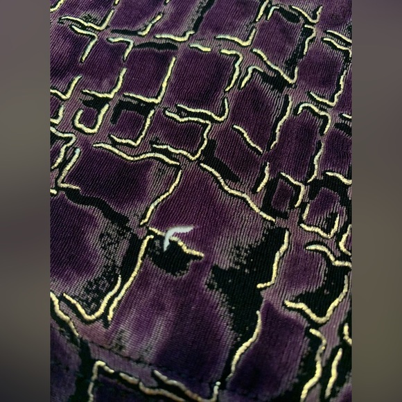 Super cool 90’s snakeskin with gold details button up blouse - Picture 11 of 13